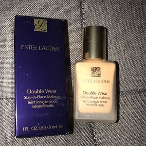 Estée Lauder DOUBLE WEAR Foundation